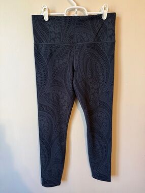 Patterned Black High-Waist Leggings